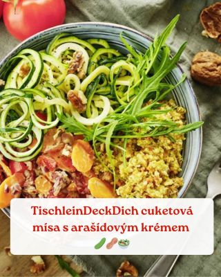 Podzim láká k teplým barvám a hřejivým chutím - a tato miska je přesně tím pravým. Křupavá cuketa a pečená zelenina se zde...